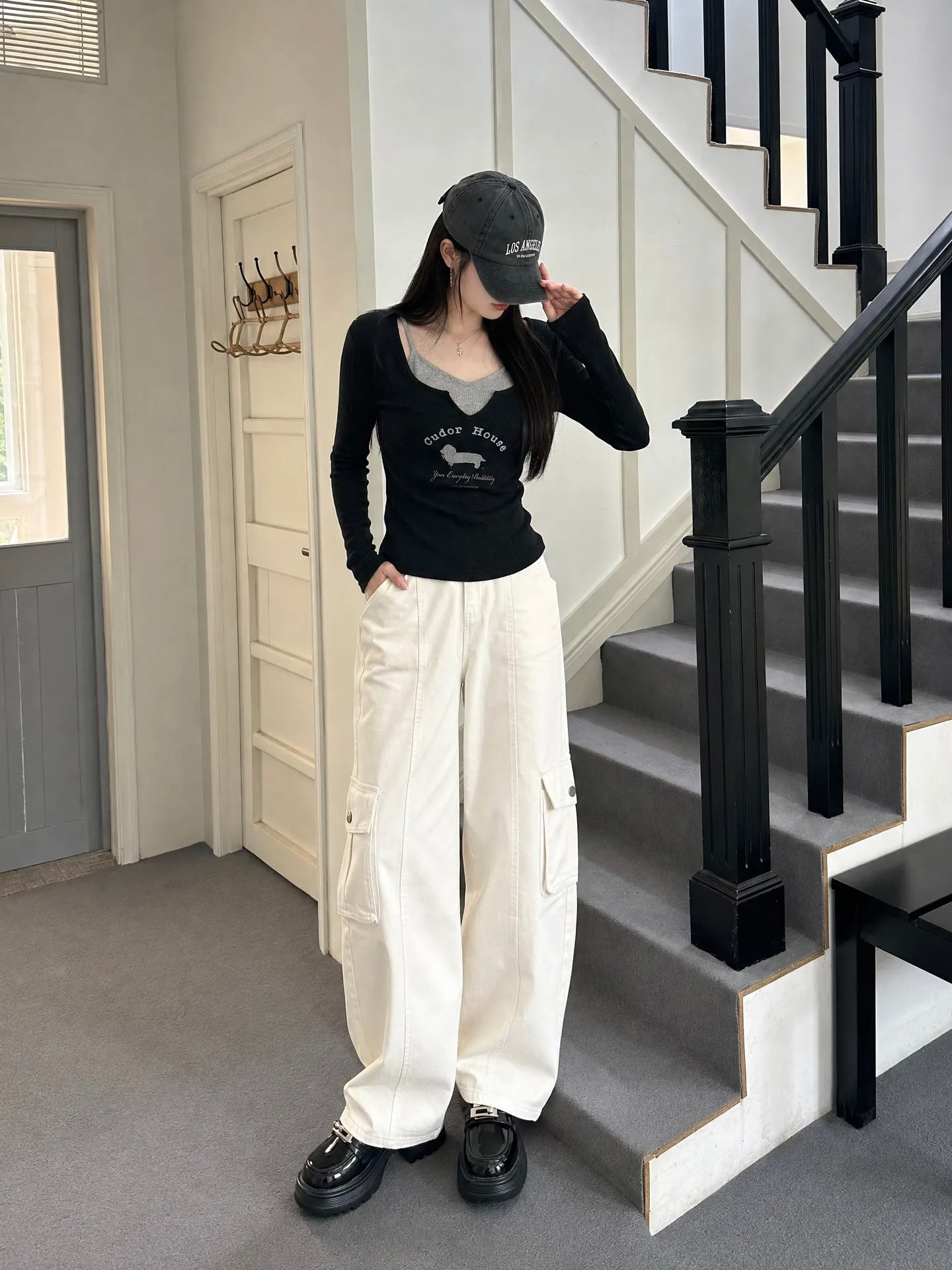 Cudor House V-neck Knit BLACK