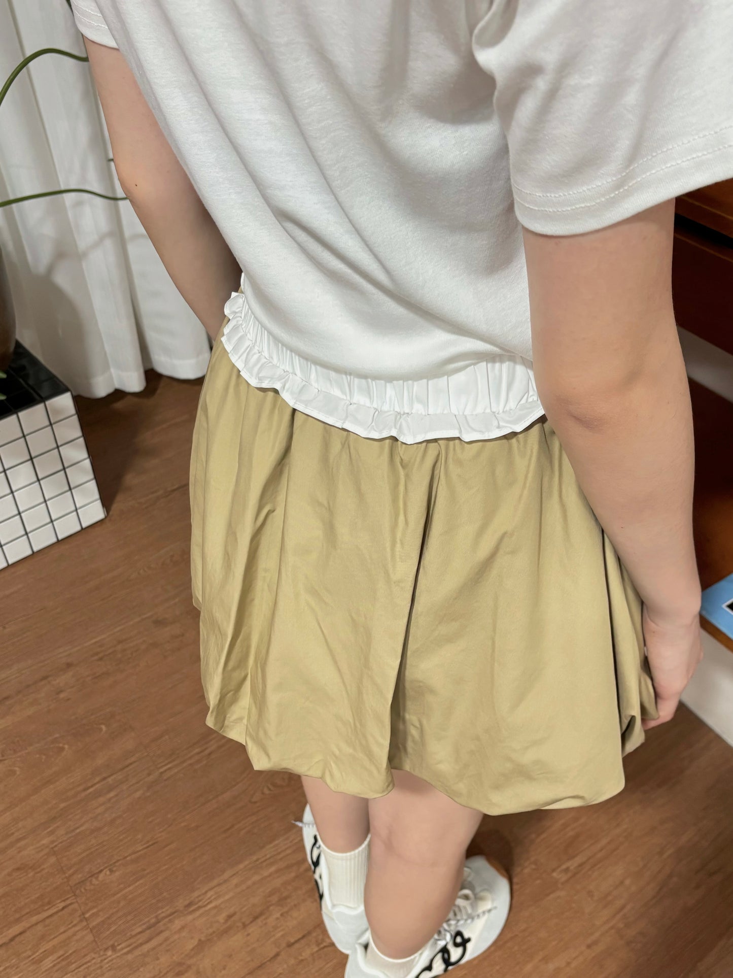 Ruby Ruffle Skirt (Khaki)