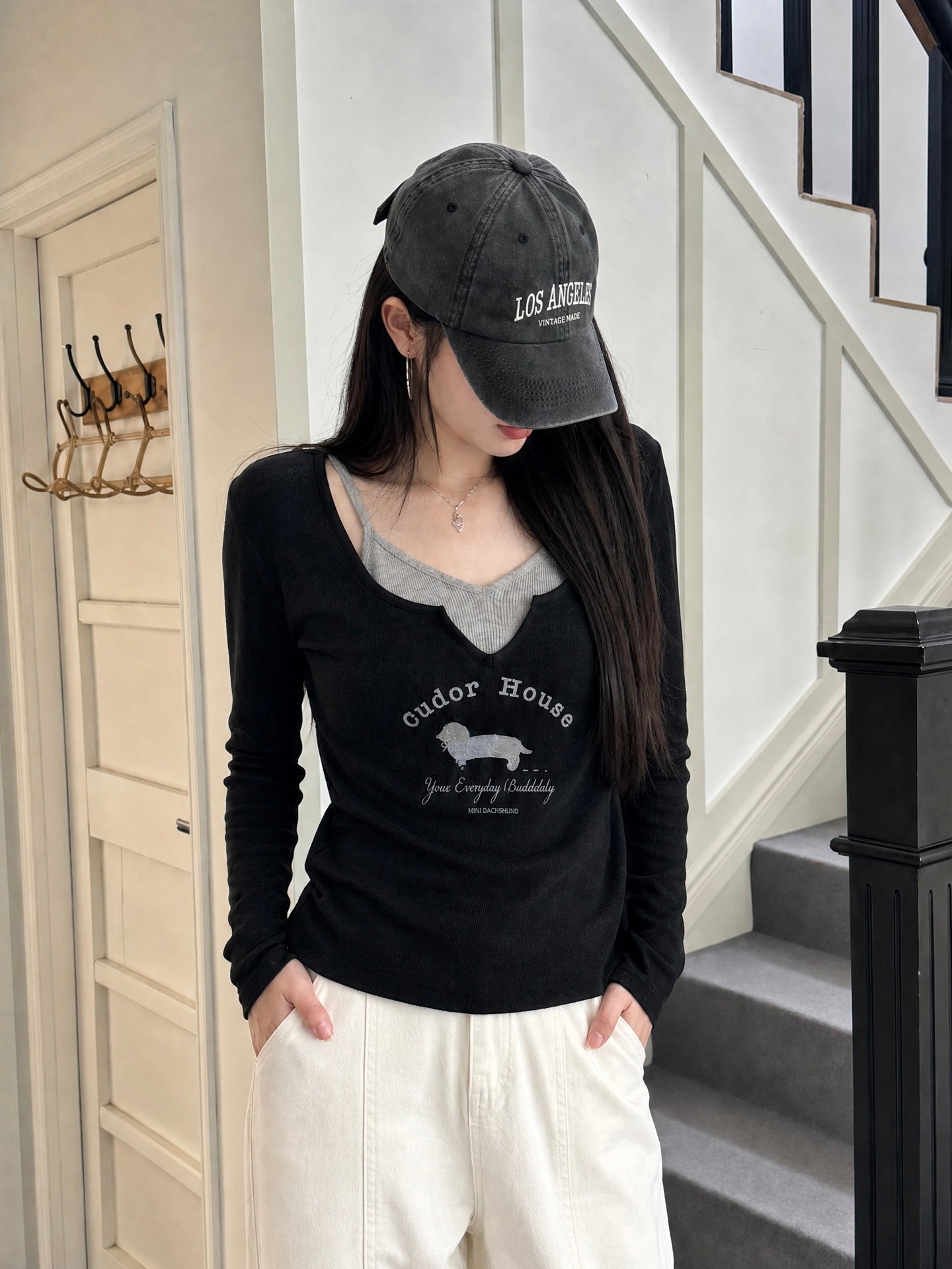 Cudor House V-neck Knit BLACK