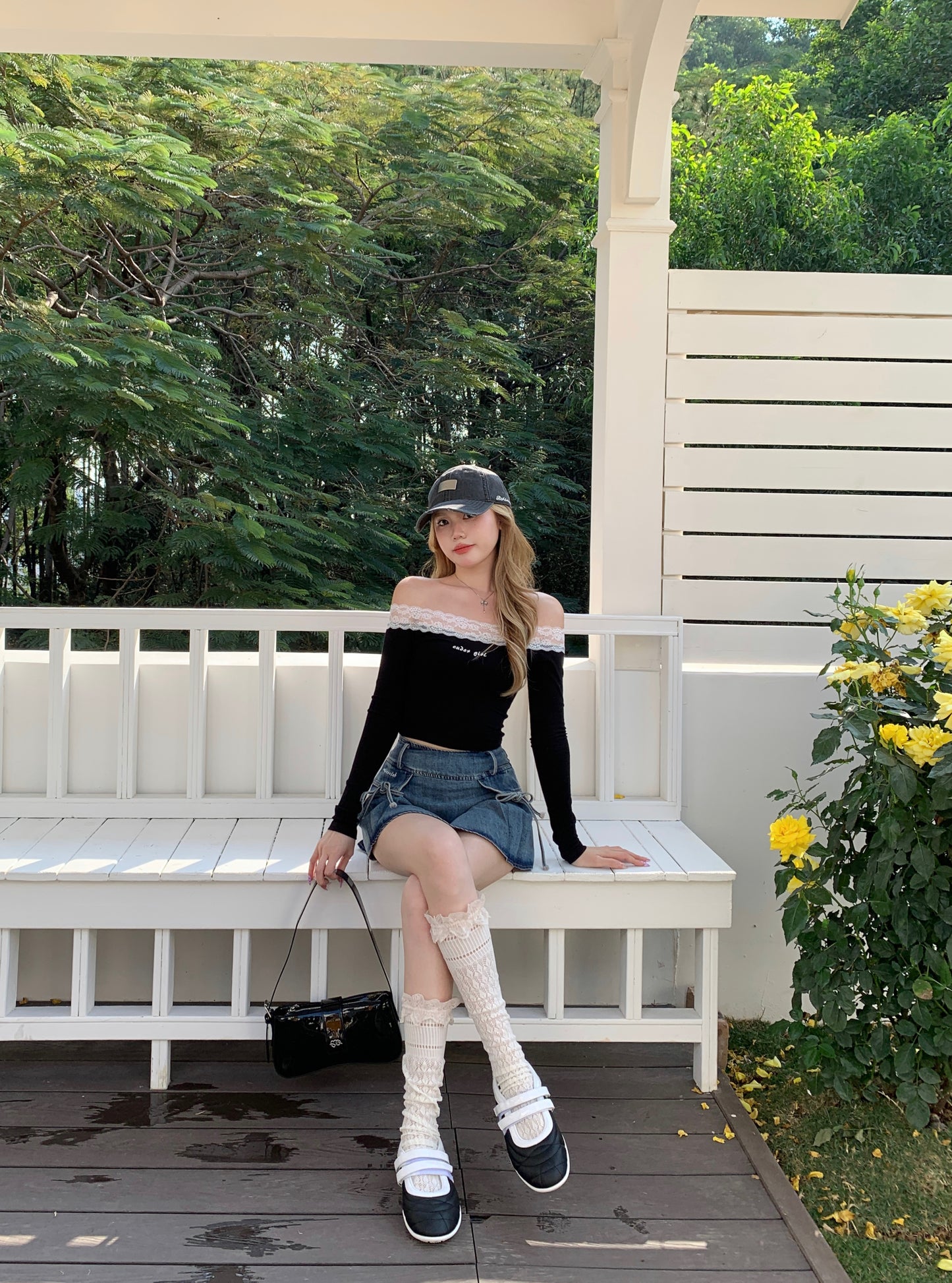 Viviene Lacey Top BLACK